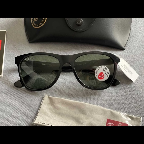 Raybans brand new with tags and everything - Picture 3 of 6